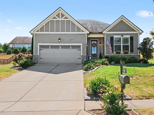 2700 Nottingham Dr, Columbia, TN 38401