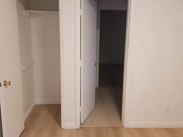 424 Bay St — Photo 9