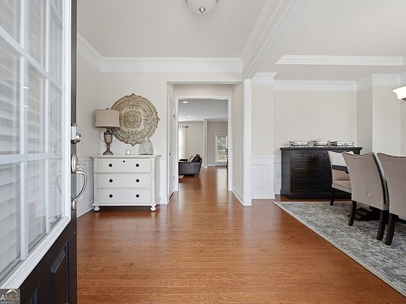 3rd image of 418 Spring View Dr