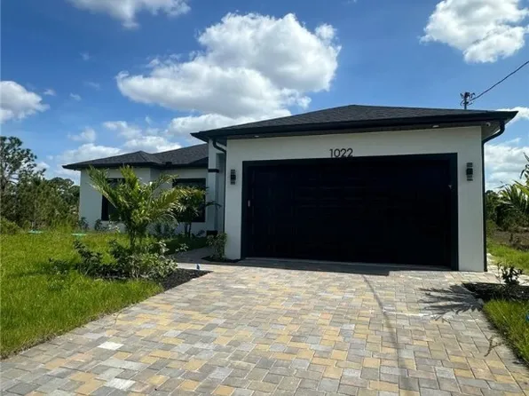 1022 Candlelight Dr, Lehigh Acres, FL 33974