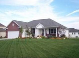 2326 Stonefield Dr, Flushing, MI 48433