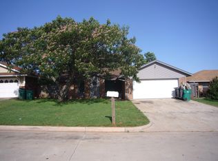 1001 N Crystal Way, Mustang, OK 73064
