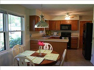 3rd image of 8505 Thornhill Dr