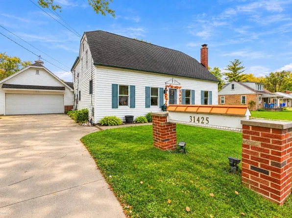 31425 York St, Fraser, MI 48026
