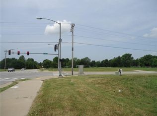 5222 Elm Springs Rd, Springdale, AR 72762