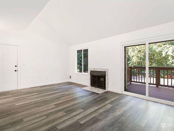 4th image of 4404 97th Avenue Ct W