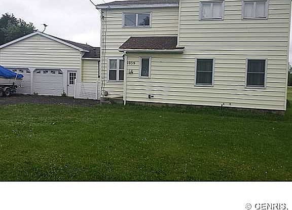 4th image of 1039 Washington St