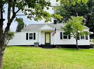 402 N Washington St, Calhoun Falls, SC 29628