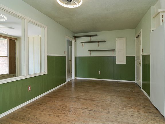 4th image of 3403 74th St