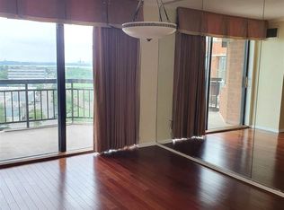1124 Harmon Cove Tower #1124, Secaucus, NJ 07094