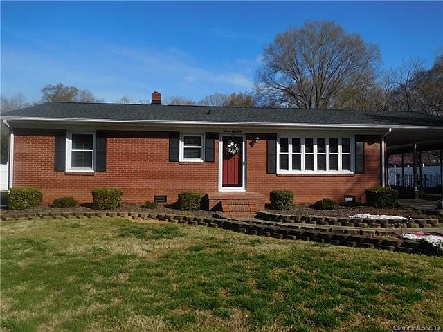 1st image of 2350 Hedgewood Cir