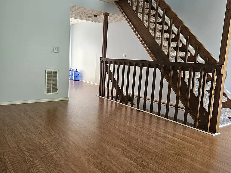 1001 Syracuse Ln — Photo 6