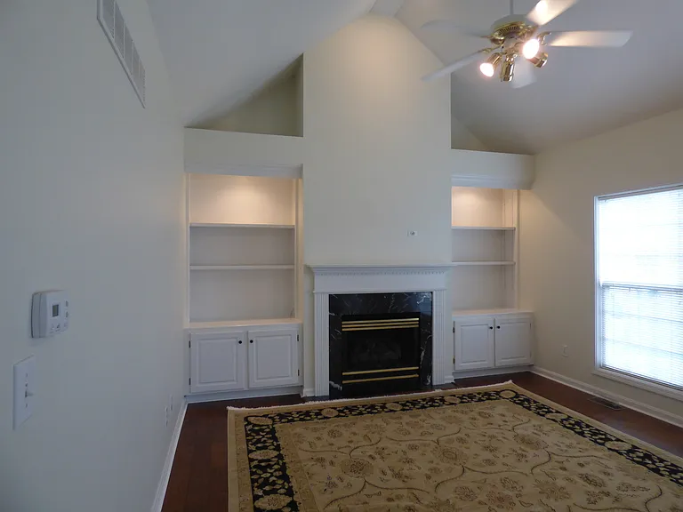 2205 Barrington Ln — Photo 12