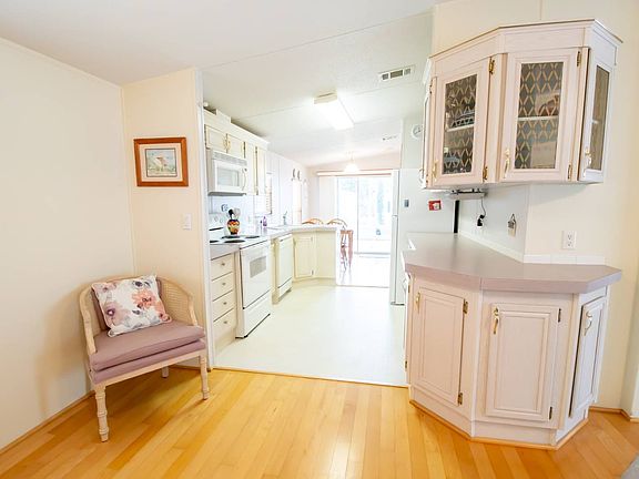 4th image of 122 Winterdale Dr