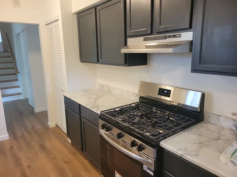 305 Naples Dr — Photo 9