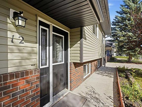 3rd image of 12 S Dickens Ln