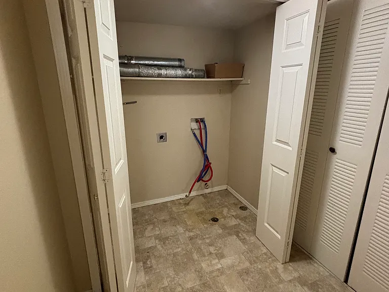 5735 Grapevine Dr — Photo 13