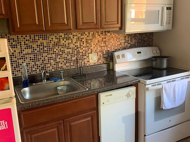 1738 Pine St #3A — Photo 5