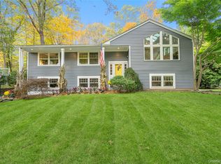 33 Dogwood Ln, Locust Valley, NY 11560