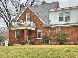 1053 Easton Rd, Salem, VA 24153