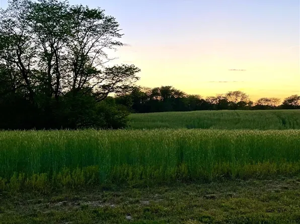 4009 Concord Ln, Wapello, IA 52653