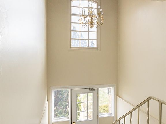 3rd image of 495 Miller Ave APT 212