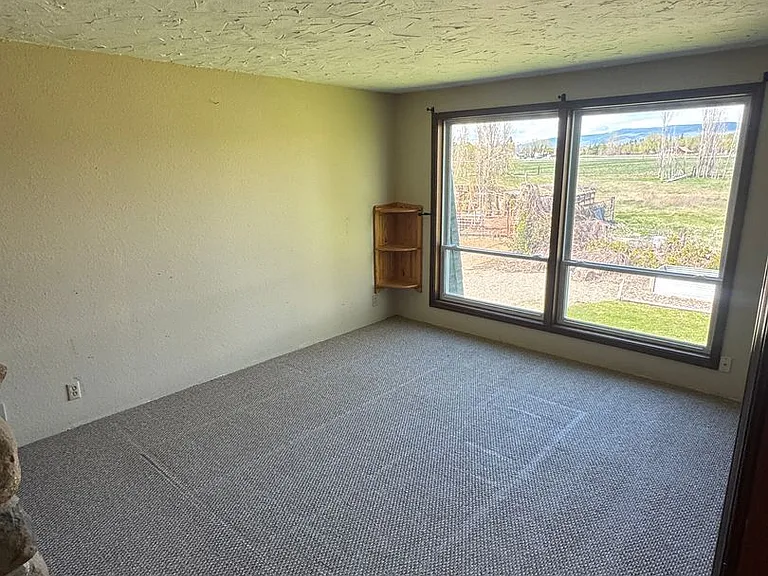225 Mission View Dr — Photo 3