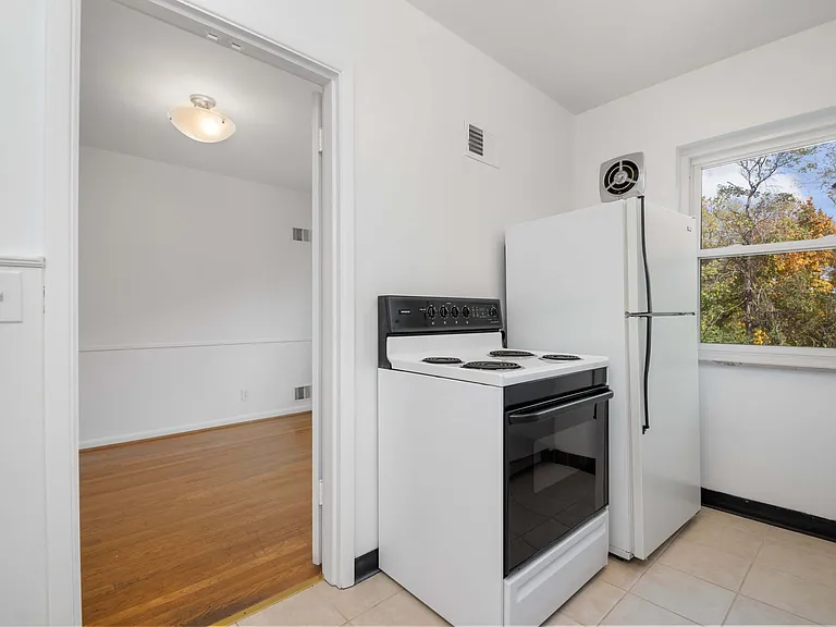 3830-3832 Ault Park Ave — Photo 5