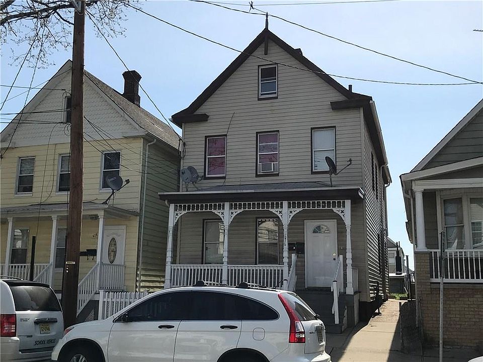 2nd image of 676 Charles St