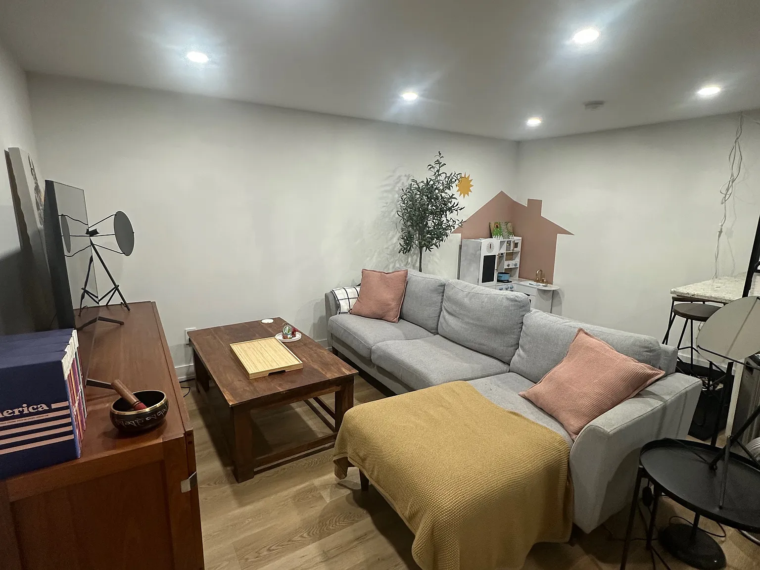 1 bed, 615 sqft, $1,990 — Photo 3