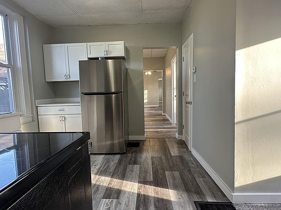 4th image of 419 N 15th St