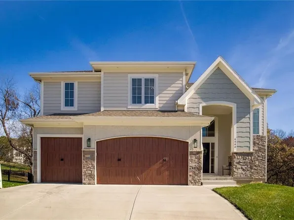 6440 N Burr Oak Ct, Parkville, MO 64152