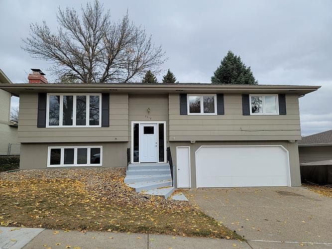 Front view of home