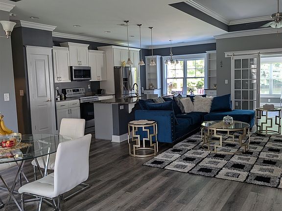 5th image of 601 West Oak Circle Dr.