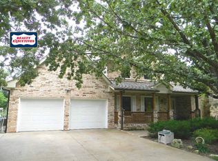 5811 Tuttle Cove Rd, Manhattan, KS 66503