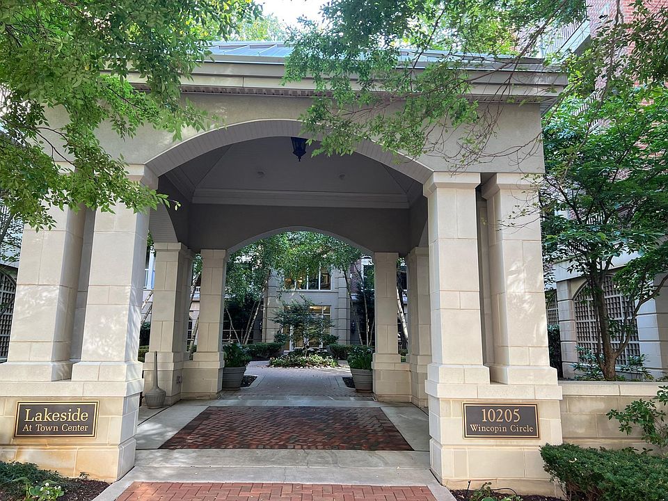 An elegant entrance ensured to impress all visitors.