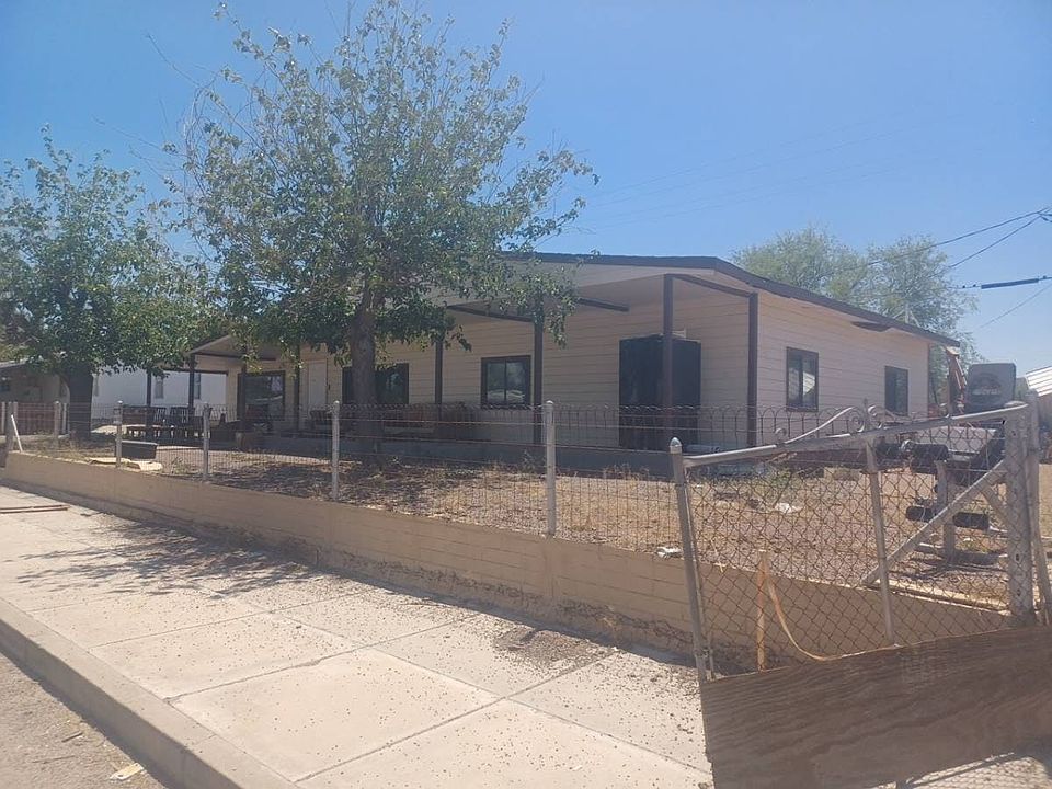 2nd image of 804 N Arthur Pl