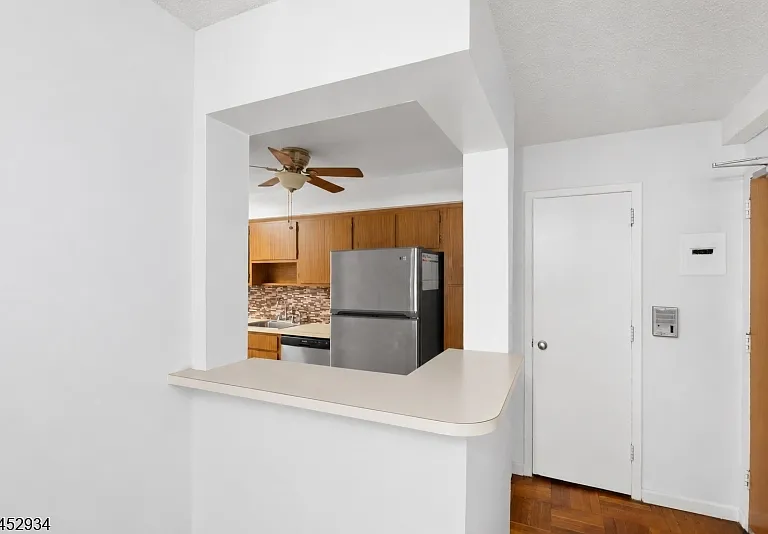 208 Anderson St — Photo 24