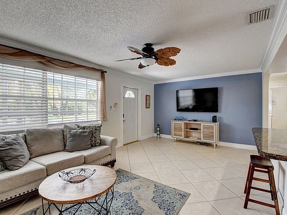 5th image of 727 SW 25th Ave