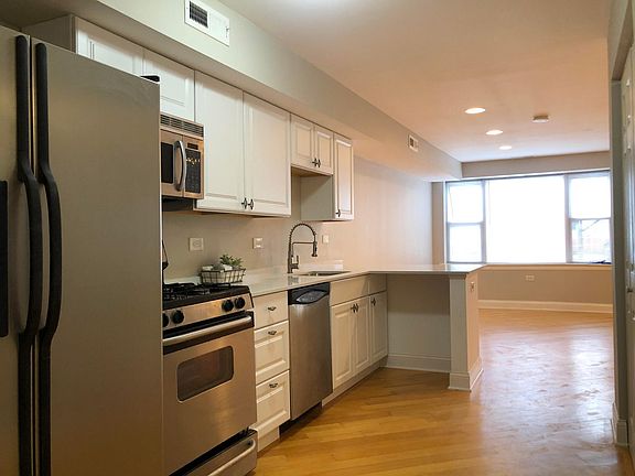 3rd image of 2551 W Haddon Ave #1