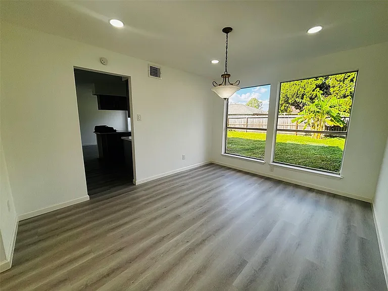 16246 Los Altos Dr — Photo 5