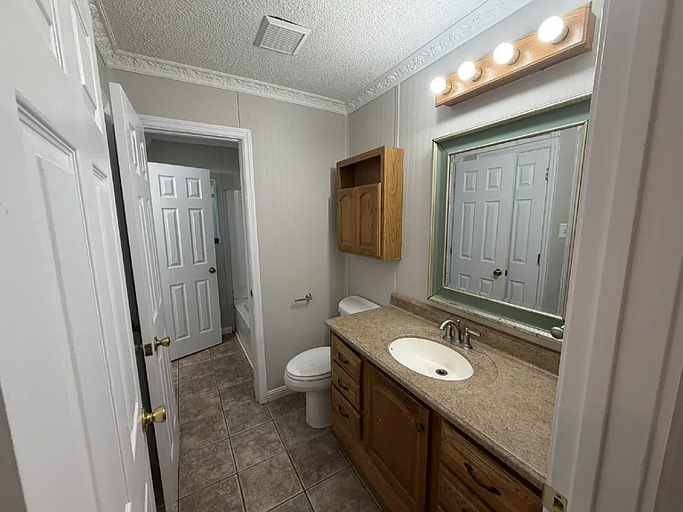 384 Pioneer Rd — Photo 6