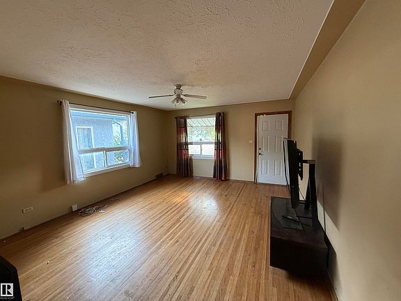5th image of 11825 67th St NW