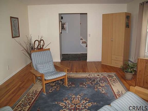3rd image of 850 Northumberland Dr