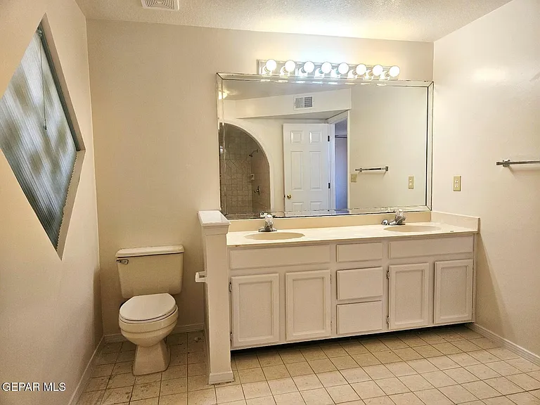 7700 Dianjou Dr — Photo 11
