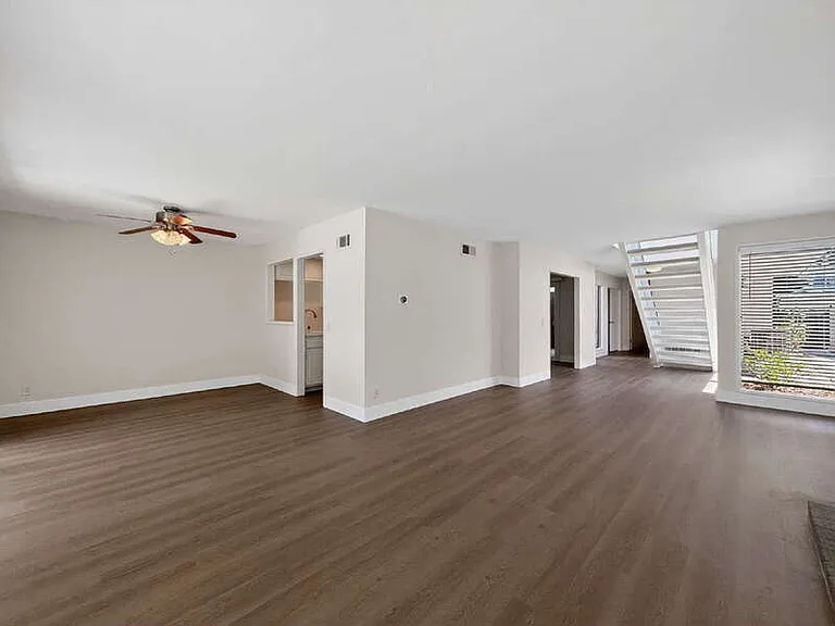 21909 Huron Ln — Photo 11
