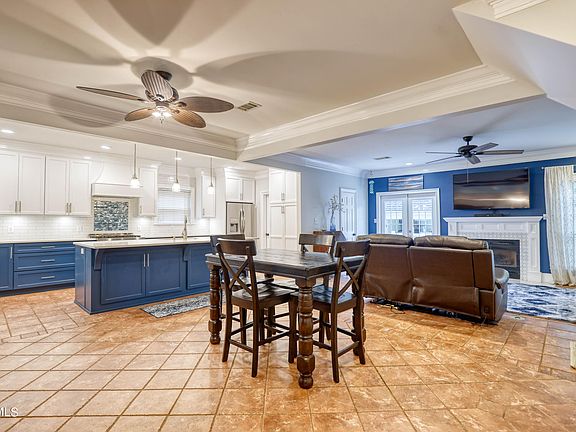 2nd image of 408 Caribe Pl N