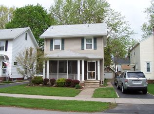 122 Charlton Rd, Rochester, NY 14617