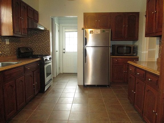 5th image of 135 5th St