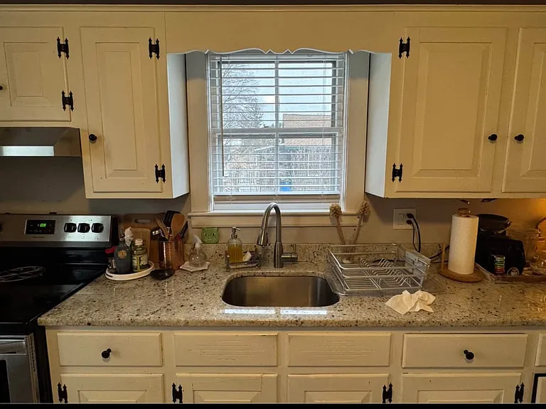 28 Alma St #1 — Photo 6